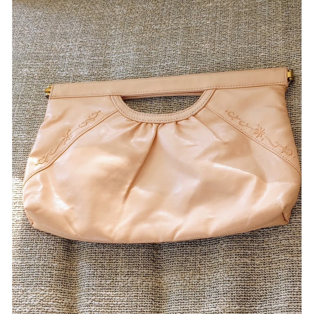 Lovely vintage faux leather embroidered peach handbag. Brand‎ is Bag Bazaar.